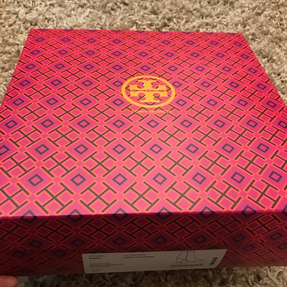 NEVER WORN Tory Burch booties - Picture 6 of 6
